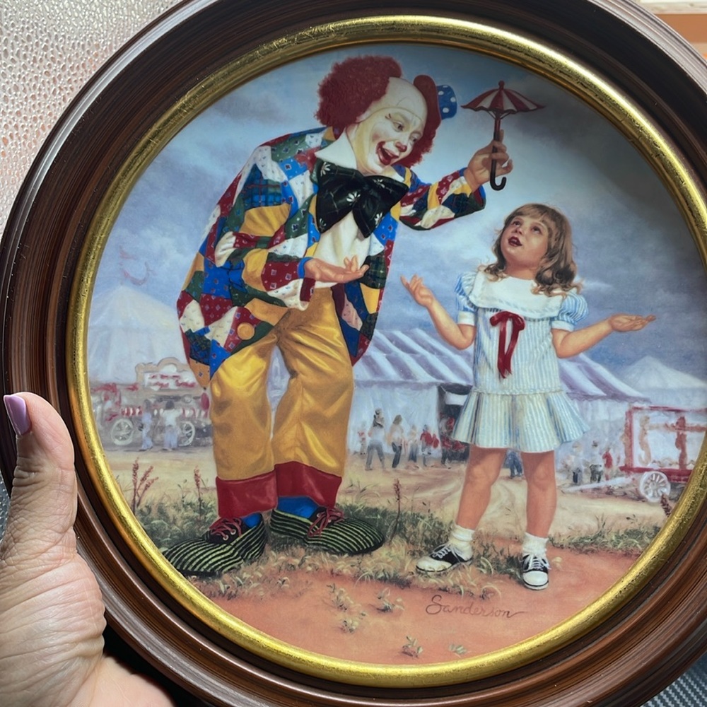 RUTH SANDERSON 1990 LOOKS LIKE RAIN CLOWN COLLECTOR PLATE PORCELAIN - Picture 1 of 3